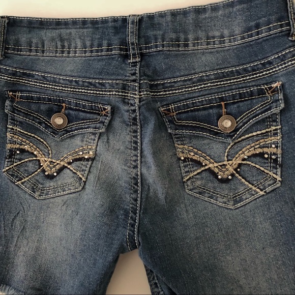 No Boundaries Pants - Sz 9 No Boundaries Jean Shorts